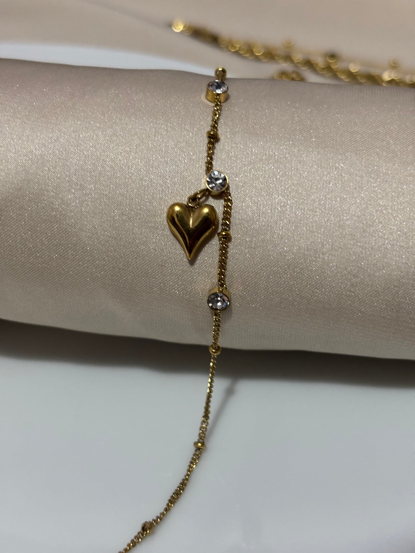Golden heart bracelet