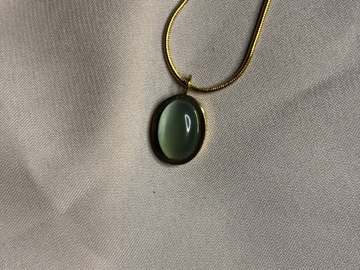 Blue dimond necklace