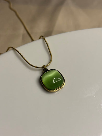 Green dimond necklace
