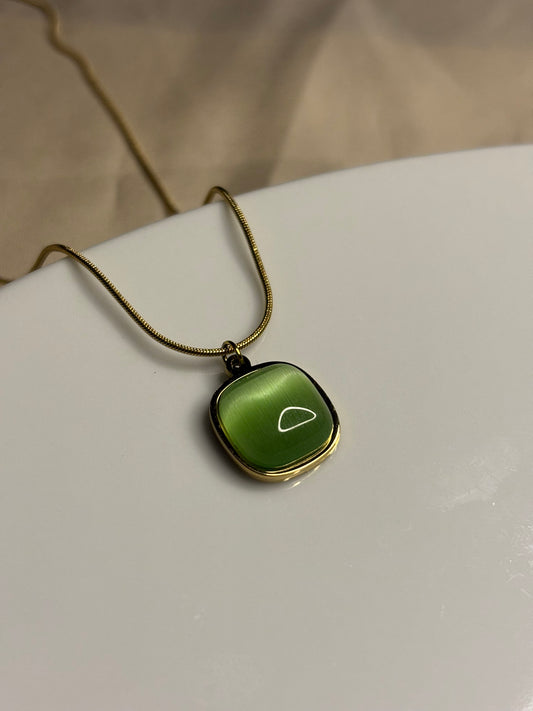 Green dimond necklace