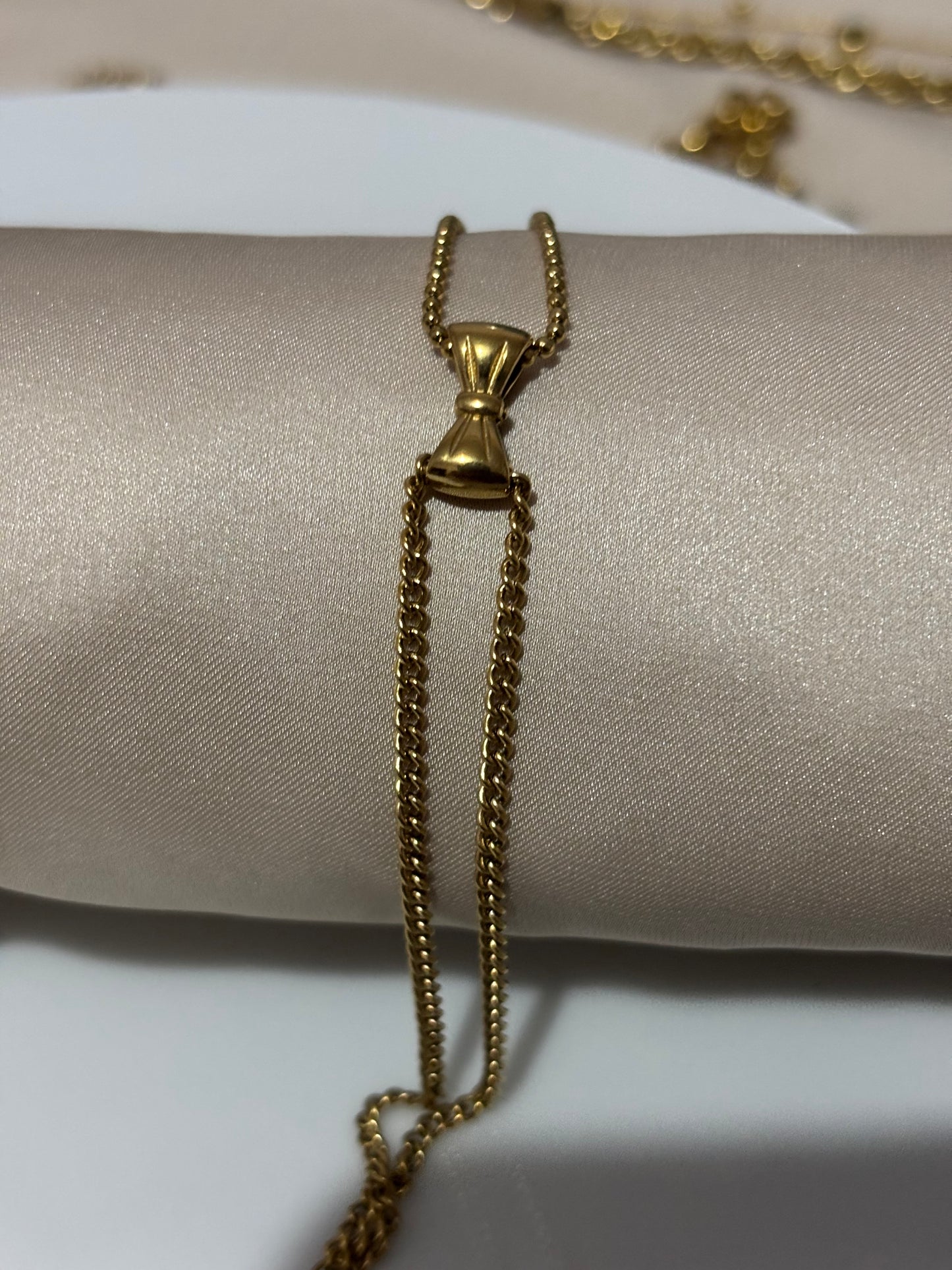 Bow bracelet