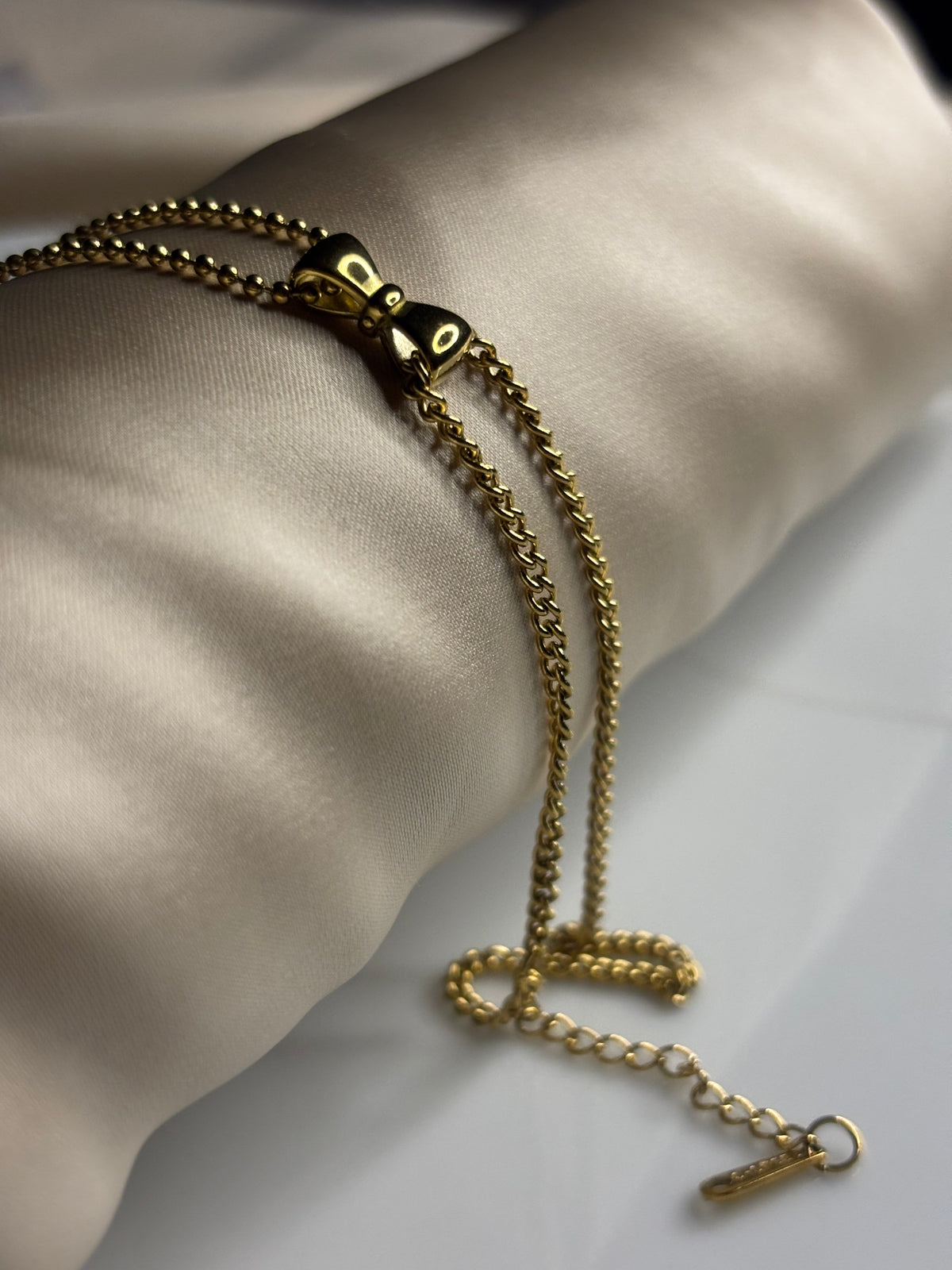 Bow bracelet
