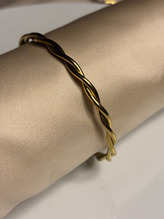 Braid bangle