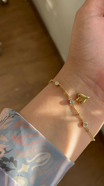 Golden heart bracelet